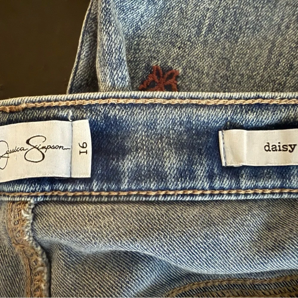 Jessica Simpson Blue Flare Jeans with Floral Accents - Picture 4 of 4